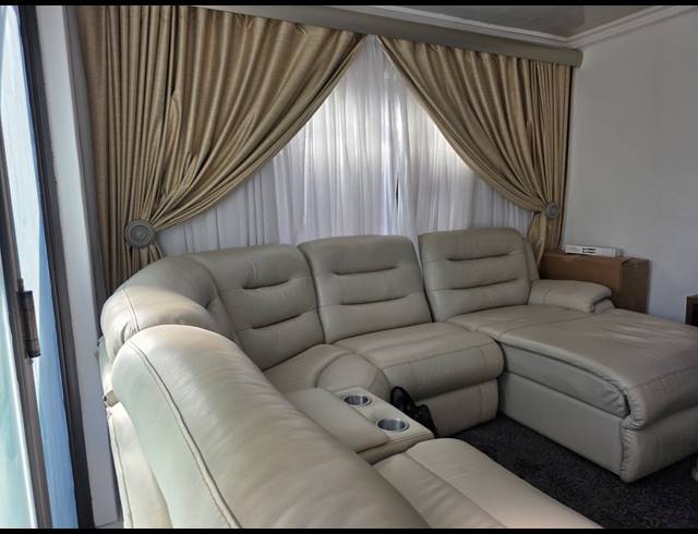 3 BEDROOM FREEHOLD FOR SALE IN GROBLERPARK